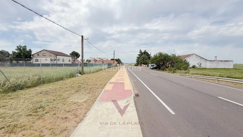 Foto e264c804-b1e3-4c72-9387-456fd01df9cd. Finca rústica a fuentesaúco a Vellés (La)