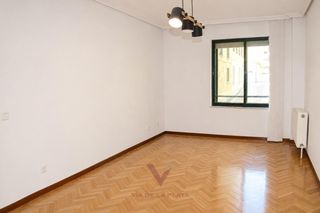 Affitto Appartamento in Castrotorafe 5. Piso en alquiler junto al centro comercial carrefour con patio y