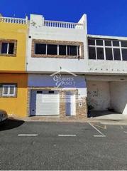 Casa  Abrahán cárdenes. Casa en venta en arucas en subasta hasta el día 19.08.2025