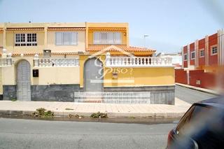 Casa  Torriani. Ocupada  amplia casa adosada en playa la garita! inmueble no vis