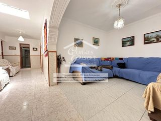 Haus  Calle general varela. 275.000 casa terrera con garaje en carrizal