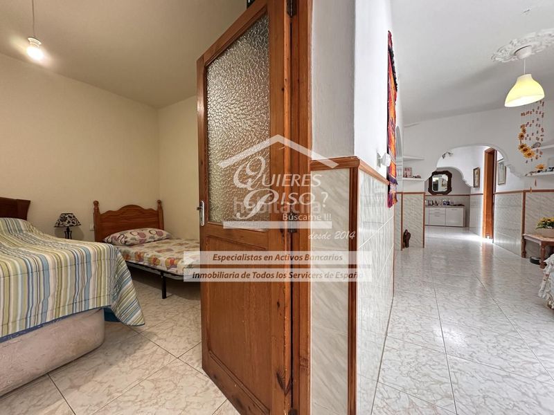 Foto c719f7b5-eb9f-4428-a0ae-9090d41a2483. Casa amb aparcament a Carrizal Ingenio