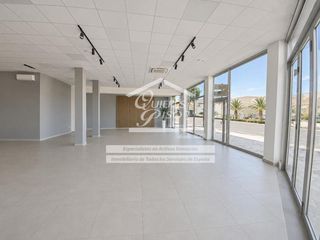 Lloguer Local Comercial  De granados. 1700  alquiler de local en esquina las rosas aguimes