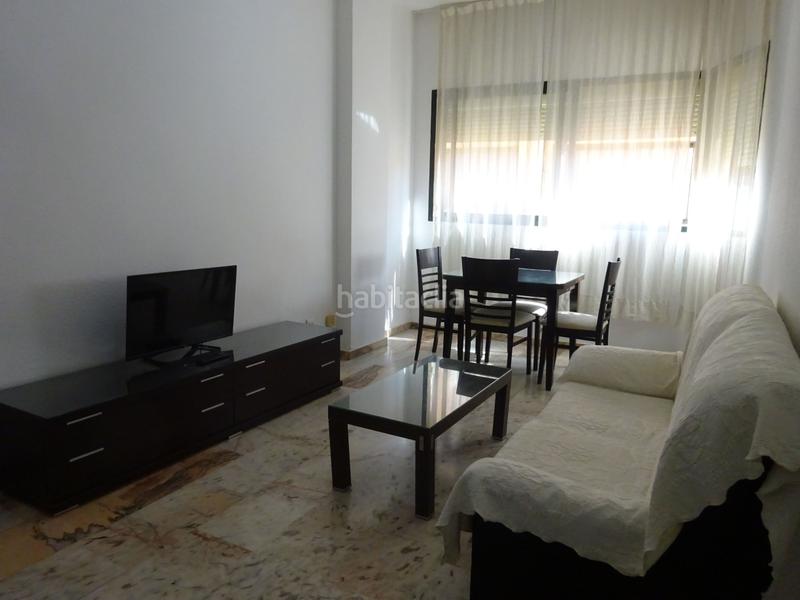 Foto 4073d551-0dc4-46d2-b80e-93a70b1a1abc. Miete appartement mit heizung parking pool in Parque Alcosa Sevilla