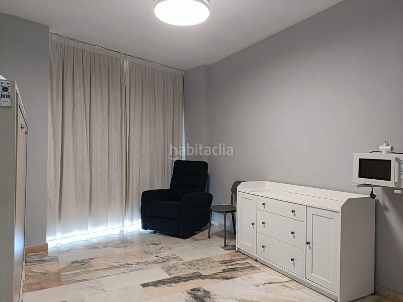 Foto 622f91c4-4b4a-4d72-aa6f-ad6ab004bb53. Location studio avec parking piscine dans Parque Alcosa Sevilla