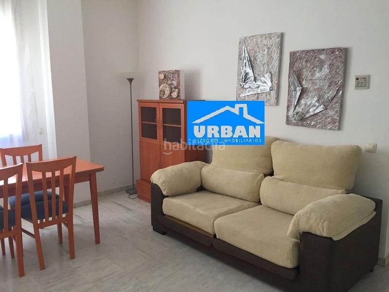 Foto 5d252d51-4fcf-47c5-a321-9f864bd8645e. Alquiler apartamento fabuloso apartamento con todos los suministros incluidos, plaza de garaje y piscina comunitaria en temporada estival. disponible a en Sevilla