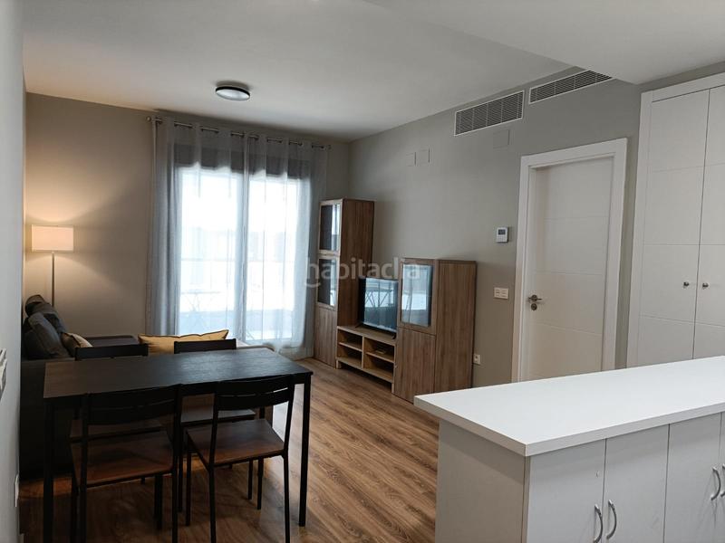 Foto 5a0d089e-6488-4e94-b6d5-674081e3c8e7. Rent apartment with heating parking pool in colores - entreparques Sevilla