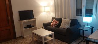 Alquiler Piso  Calle castillo de alcala de guadaira. Estupendo piso de 4 dormitorios ideal para estudiantes o trabaja