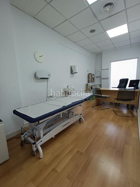 Foto ae335cd5-83eb-484b-8437-b06da18d0594. Alquiler local comercial  este palacio congresos sector en Sevilla