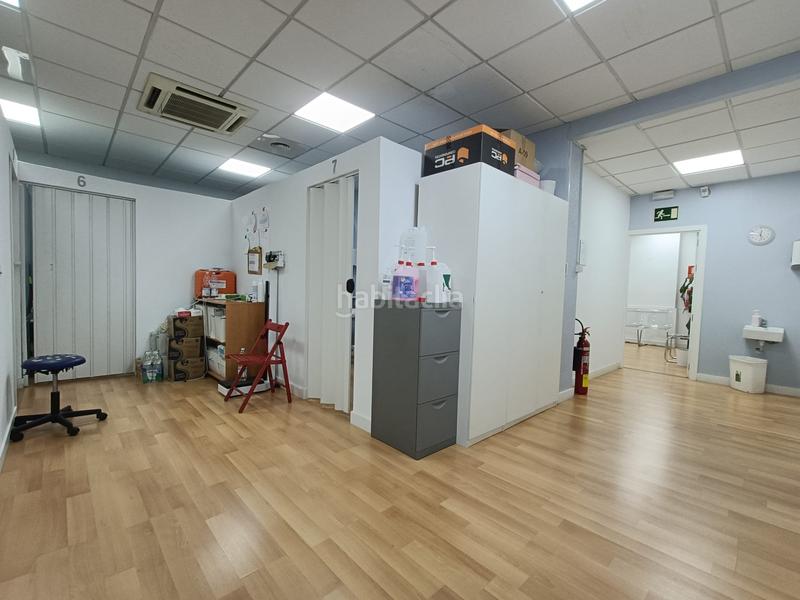 Foto bea1d428-a1fe-46ba-802b-23455c17e067. Location local commercial dans colores - entreparques Sevilla