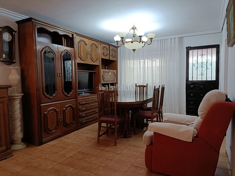 Foto 4ae00d6e-2be1-4484-97ba-2326617a39e1. Lloguer casa amb aparcament a colores - entreparques Sevilla