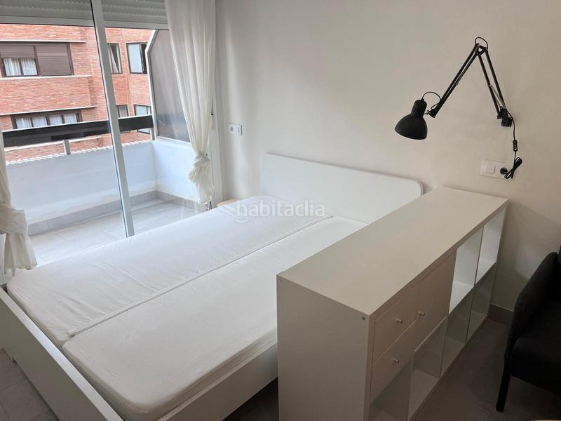 Foto 0d507733-1d3a-412e-8300-ea9ca8854d5a. Alquiler estudio fabuloso estudio amueblado con terraza en triana en Sevilla
