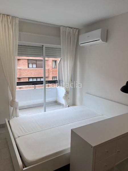 Foto 580588b2-6987-446e-82e5-8ab74174d799. Alquiler estudio fabuloso estudio amueblado con terraza en triana en Sevilla