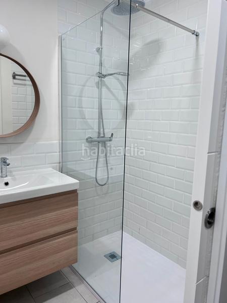 Foto caccf8b5-8303-4096-b490-931b79a37fac. Alquiler estudio fabuloso estudio amueblado con terraza en triana en Sevilla
