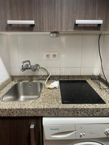 Foto 8d9ea9c1-7c2e-44c0-947e-d14521bd8837. Miete studiowohnung in Triana Casco Antiguo Sevilla