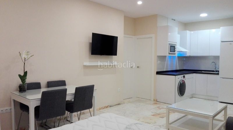 Foto 2b1b656d-a099-4194-a873-22897610beeb. Lloguer estudi amb aparcament piscina a Urbadiez - Entrepuentes Sevilla