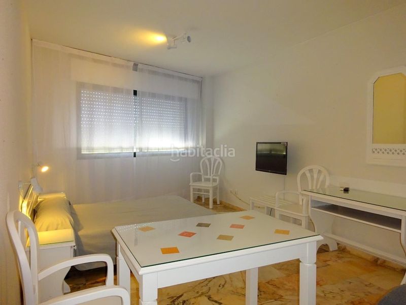 Foto 2ea1d322-94e4-4df8-bc7b-d078f28a21b9. Location studio avec chauffage parking piscine dans Sevilla