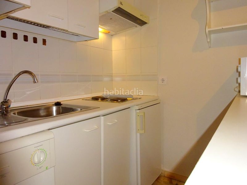 Foto f00662af-4927-4cf0-b4a7-7a3cbf4876a2. Location studio avec chauffage parking piscine dans Sevilla