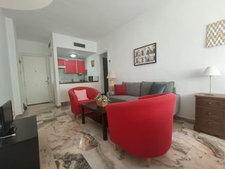 Rent Apartment  Avenida alcalde luis uruñuela. Magnifico apartamento sevilla este con garaje y piscina