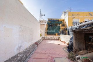 Casa a Plaza de Toros - Santa Rita. Casa en venta en almería