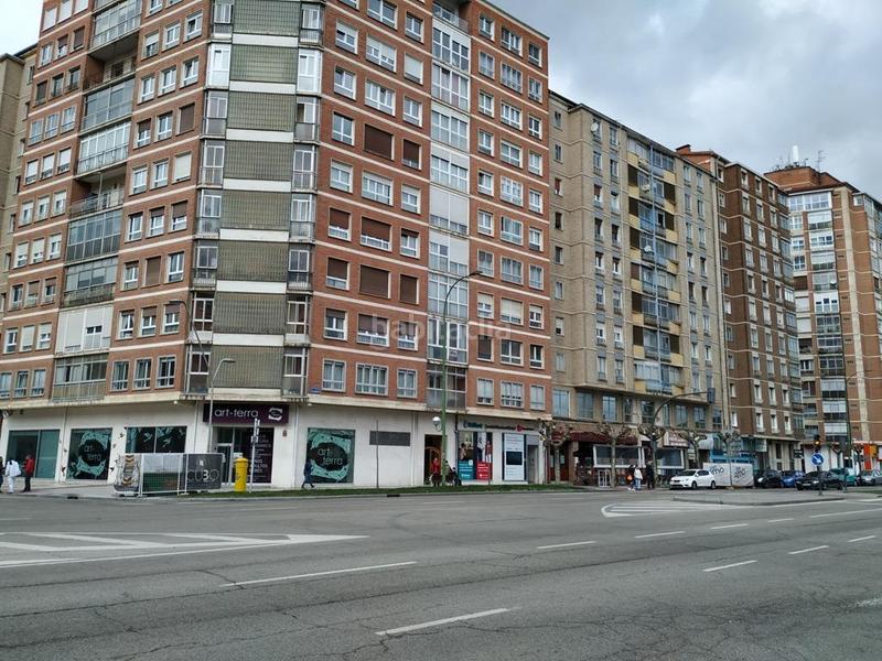 Foto b5aebbc4-60d8-4e47-93d3-5b2caa8c7013. Alquiler local comercial amplio local en venta o alquiler zona centro en Burgos