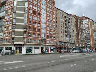 Miete Geschäftsraum in Los Vadillos - R. Sanitaria - Pozanos. Amplio local en venta o alquiler zona centro