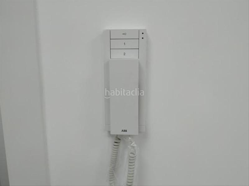 Foto b4b590c4-8152-4e25-bcbb-7c7cd7d93ed0. Alquiler local comercial alquiler de gabinetes sanitarios en zona gamonal en Burgos