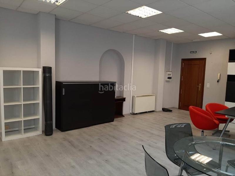 Foto 6f8fb804-e1fd-48f8-8bb1-e290d150efa6. Rent office space with heating in Casco Antiguo Burgos