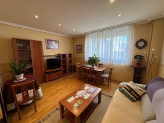 Appartement  Calle carramolinos (villat). Amplio apartamento en el barrio de villatoro