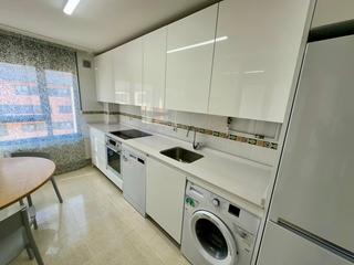 Location Duplex à Universidad - Las Huelgas. Alquiler de 3 habitaciones zona universidades  huelgas