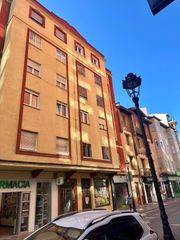 Pis en Santa Teresa - San Pedro Carde�a. Amplia vivienda en venta  en pleno centro de burgos  calle san p