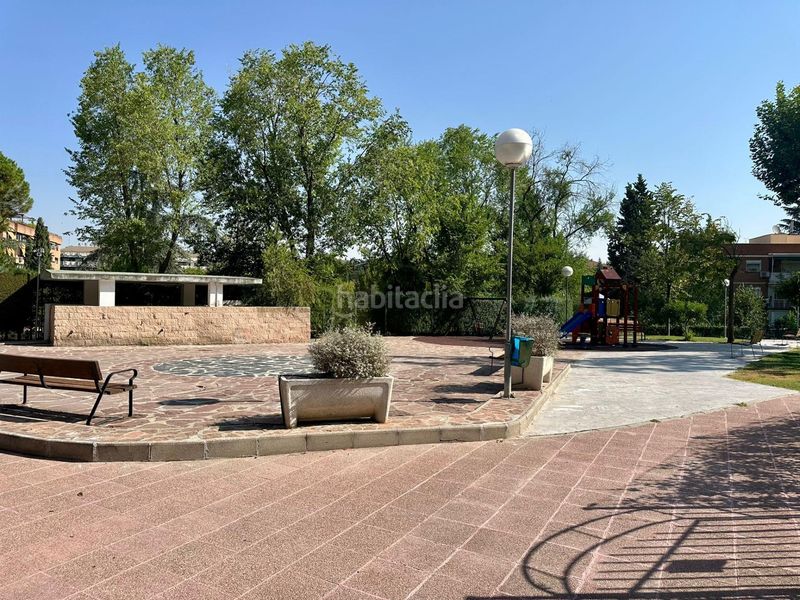 Foto e906f2bd-3b24-446d-9ba2-58d33ed875cd. Pis amb calefacció aparcament piscina a Mirasierra Madrid