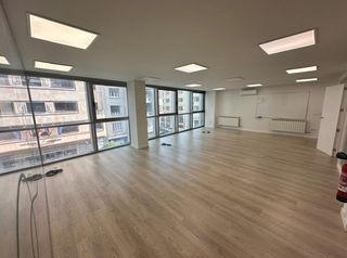 Location Appartement à Villa Pilar. Oficina en alquiler en burgos  amplia, luminosa y totalmente aco