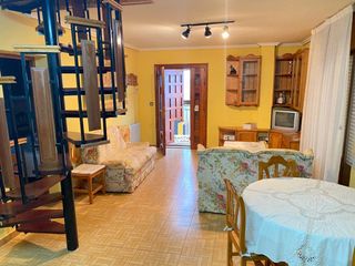 Bauernhof in Villalpando. Gran oportunidad de negocio! casa, 2 naves y almacén a la venta