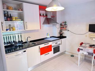 Casa adosada en Moraleja del Vino. Chalet adosado en venta de 3 dormitorios, 2 baños,aseo,garaje y