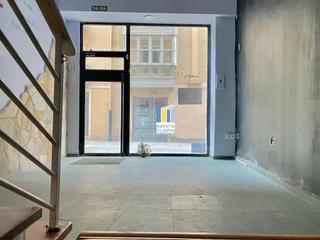 Affitto Locale commerciale in Casco Antiguo. Local comercial en alquiler en calle san torcuato, pleno centro