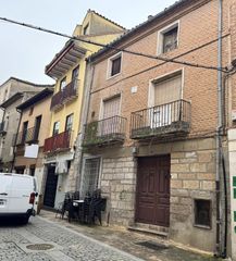 Maison jumelée à Toro. Estupenda casa adosada en venta, con 7 dormitorios, 2 baños y pa