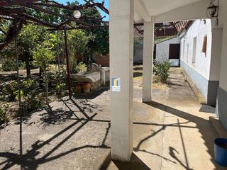 Maison à Coreses. Casa con parcela en venta con 5 dormitorios, garaje y jardín en