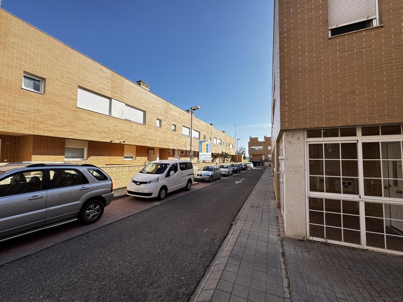 Foto 48b4ebb8-2248-41d9-b23f-f84046b5fa50. Casa adossada amb calefacció aparcament a San José Obrero Zamora