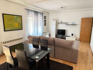 Appartement à Las Viñas. Piso en venta de 2 dormitorios y patio en zona avenida príncipe