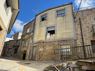 Casa a Fermoselle. Casa en venta con 4 dormitorios, patio y bodega en fermoselle za