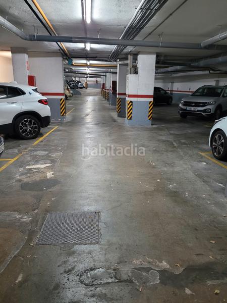 Foto aee2b37c-8916-435c-8808-6dbea0845835. Parking coche plaça de pàrquing en Centre Badalona