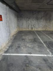 Aparcament cotxe a Avinguda de prat de la riba 56. Plaza de párquing para coche grande