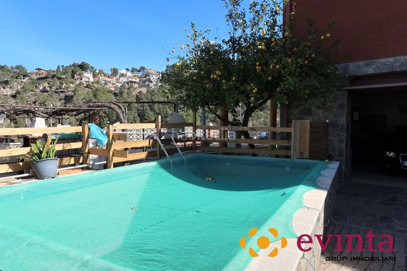 Foto 175cbfda-dcd9-452f-a94d-f0a469cfd728. Casa amb calefacció piscina a Vallirana
