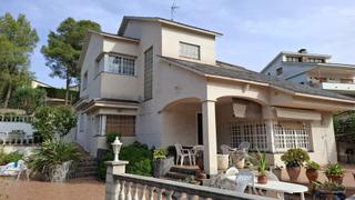 Casa  Parellada. Casa a pie de pueblo, en vallirana