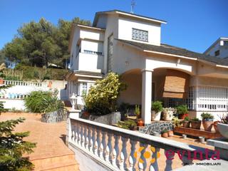Casa  Parellada. Casa a pie de pueblo, en vallirana
