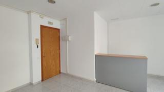 Location Local commercial à Vallirana. Local situado en zona comercial