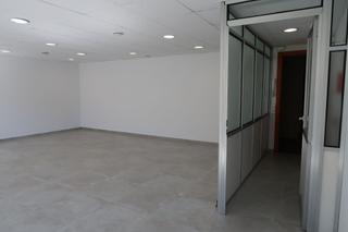 Location Local commercial à Vallirana