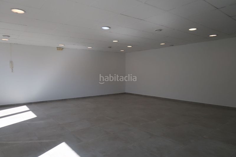 Foto 213ff46c-ab6e-4cd1-94f6-ee2a9187cda8. Lloguer local comercial a Vallirana