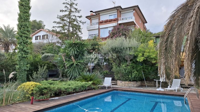 Foto c600e641-fbf5-4bbe-bcf3-512825f2ea06. Casa amb calefacció piscina a Vallirana